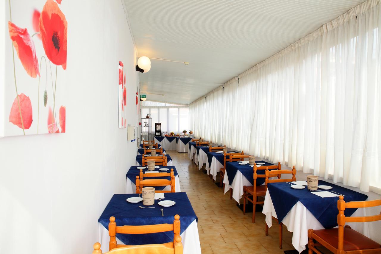 Hotel Lagomaggio Rimini Buitenkant foto