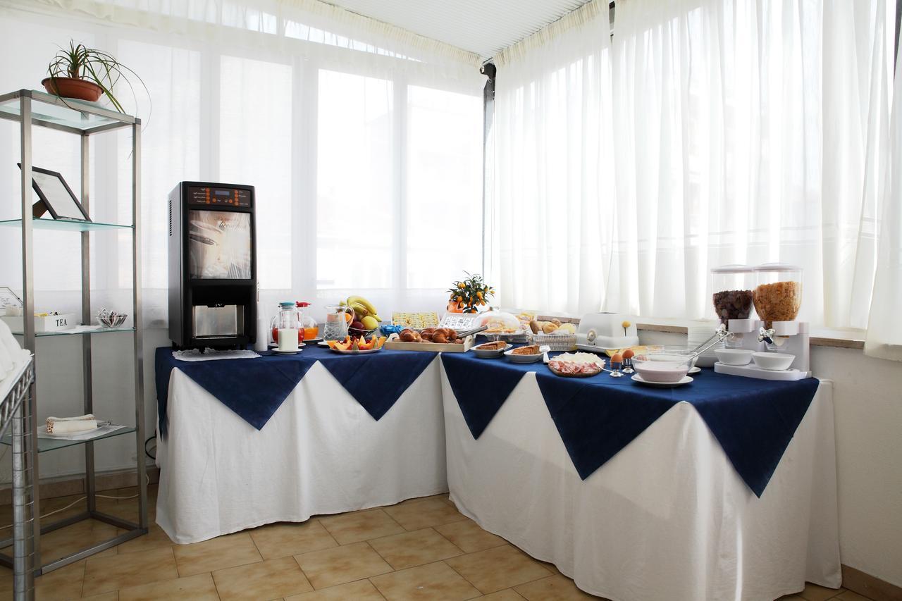 Hotel Lagomaggio Rimini Buitenkant foto