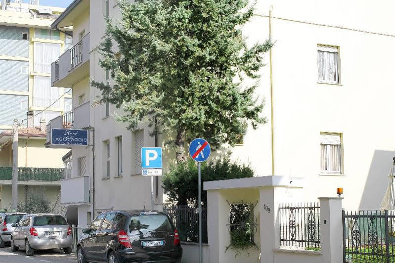 Hotel Lagomaggio Rimini Buitenkant foto